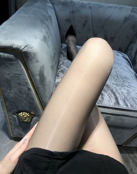 《临江仙》