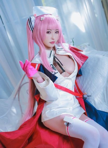 漂亮的女保姆