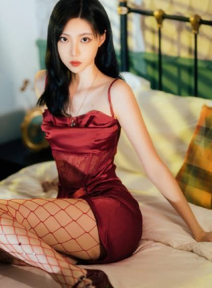 《钢铁魔女》