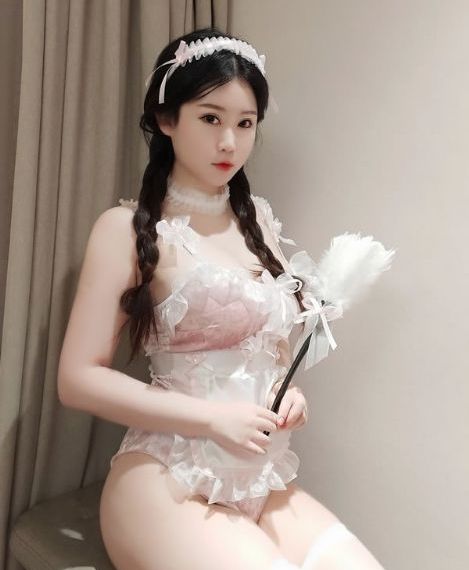 撕开情趣内衣让他呻吟让他爽