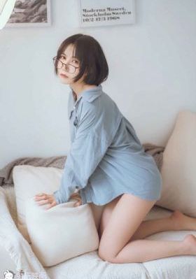 我和女同桌互摸下部